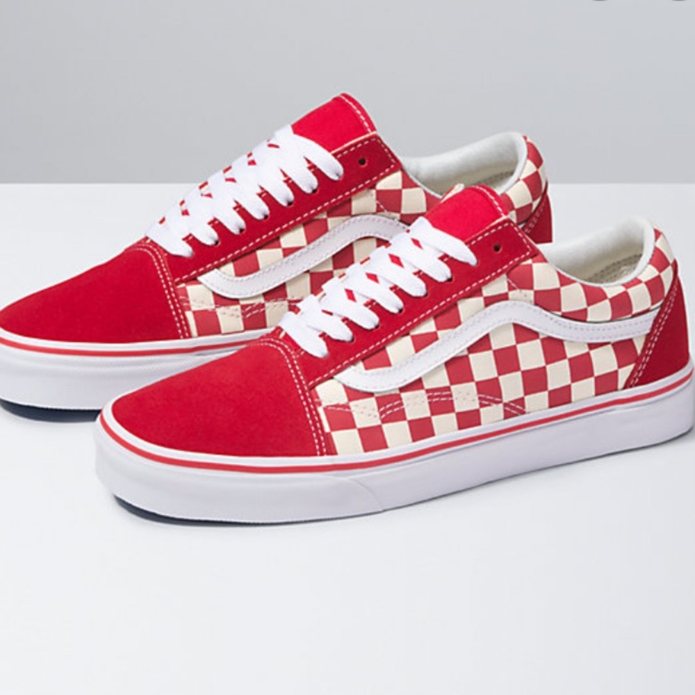 Never worn red checkered vans Women’s 6.5!